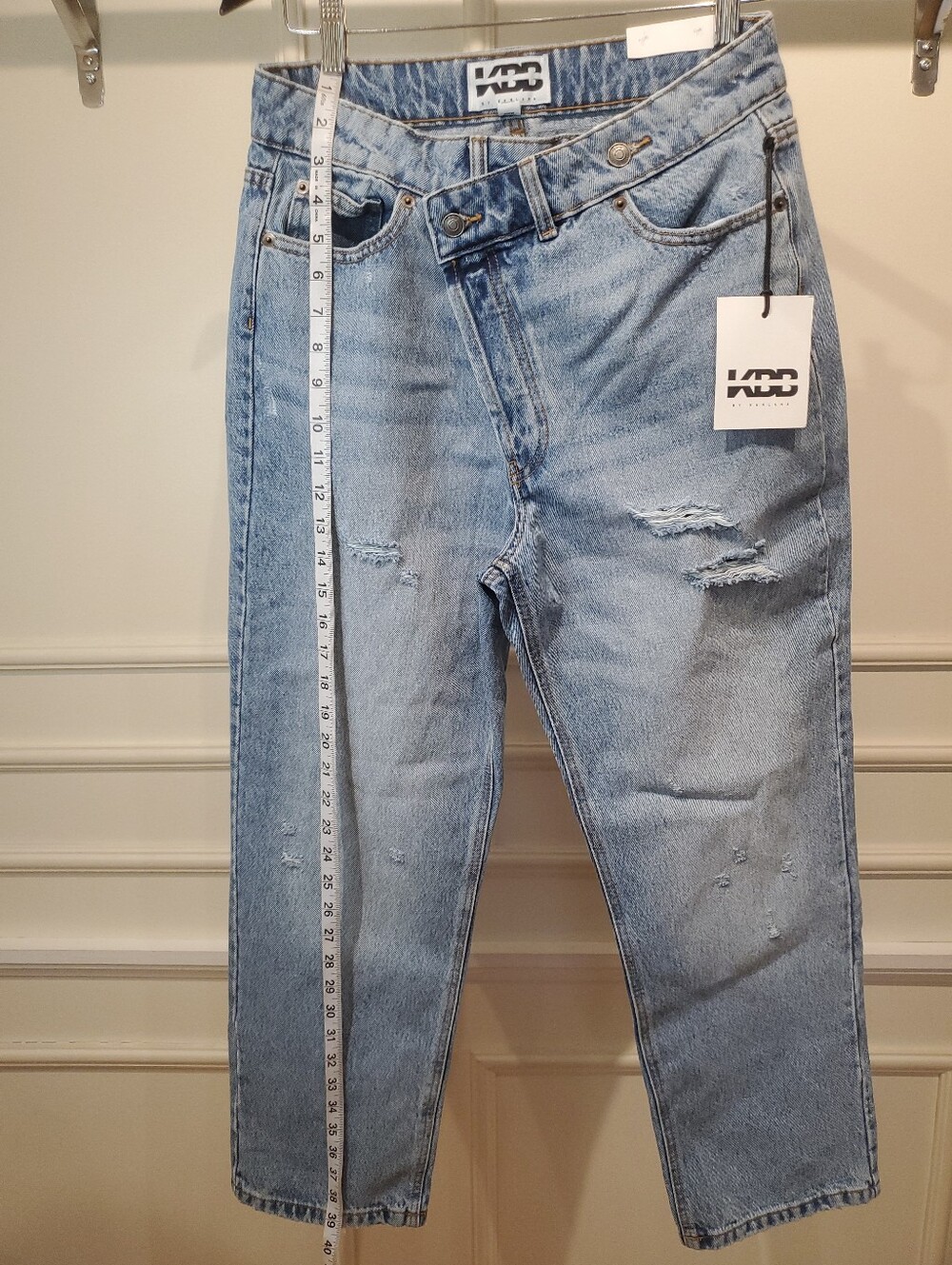 NWT KBB By Kahlana Women's Light Wash High-Rise Straight Leg Jeans Size 4 - Picture 9 of 13